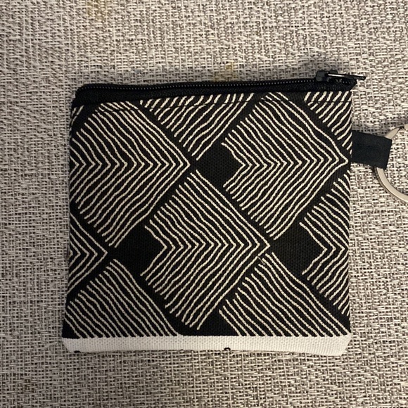 New French Bulldog Coin accessory zippered pouch with keyring - Picture 2 of 3